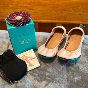 Ballerina Pink Tieks sandals